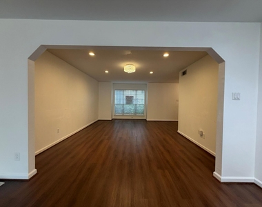 12925 Trail Hollow Drive - Photo Thumbnail 9
