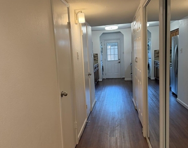12925 Trail Hollow Drive - Photo Thumbnail 10