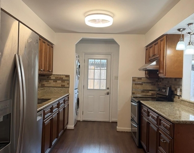 12925 Trail Hollow Drive - Photo Thumbnail 6