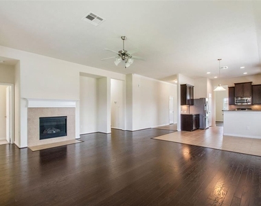 3103 Rose Trace Drive - Photo Thumbnail 6