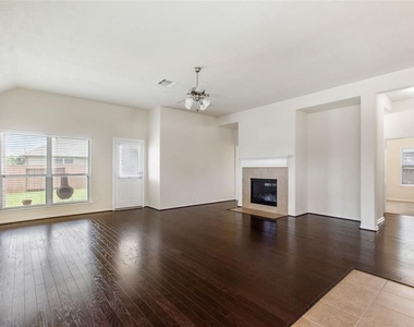 3103 Rose Trace Drive - Photo Thumbnail 5