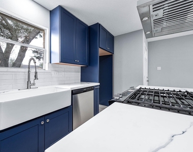 3610 Brier Gardens Drive - Photo Thumbnail 7