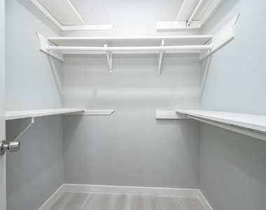 3610 Brier Gardens Drive - Photo Thumbnail 16
