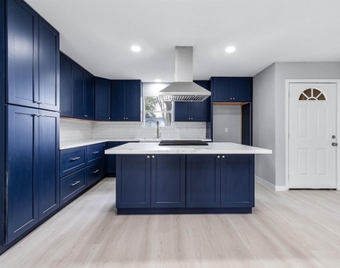 3610 Brier Gardens Drive - Photo Thumbnail 5