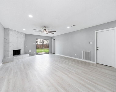 3610 Brier Gardens Drive - Photo Thumbnail 10