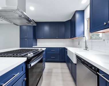 3610 Brier Gardens Drive - Photo Thumbnail 6