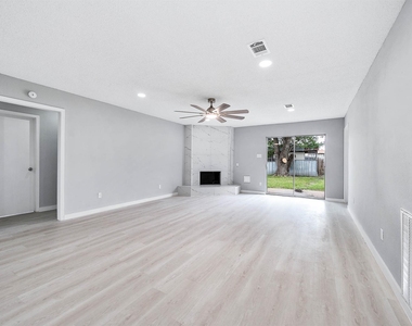 3610 Brier Gardens Drive - Photo Thumbnail 9