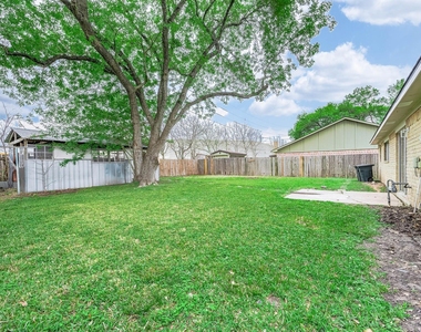3610 Brier Gardens Drive - Photo Thumbnail 20