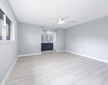 3610 Brier Gardens Drive - Photo Thumbnail 12