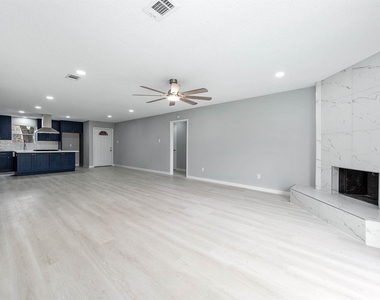 3610 Brier Gardens Drive - Photo Thumbnail 11