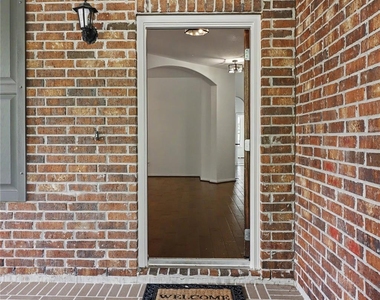 99 Sagamore Ridge Place - Photo Thumbnail 4