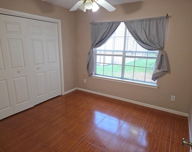414 Texas Street - Photo Thumbnail 4