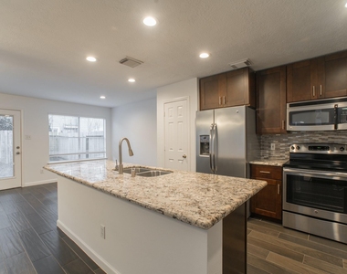 226 Blushwood Place - Photo Thumbnail 7