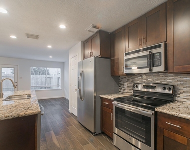 226 Blushwood Place - Photo Thumbnail 12