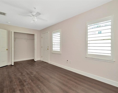 3213 Marcellus Circle - Photo Thumbnail 27