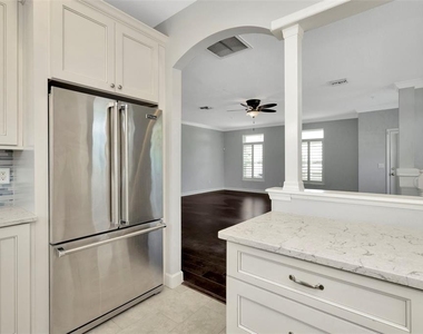 3213 Marcellus Circle - Photo Thumbnail 13