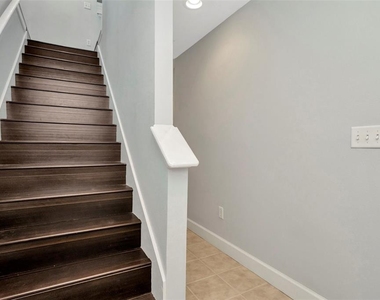 3213 Marcellus Circle - Photo Thumbnail 4