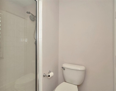 3213 Marcellus Circle - Photo Thumbnail 24