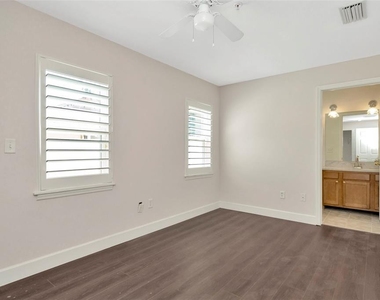 3213 Marcellus Circle - Photo Thumbnail 26