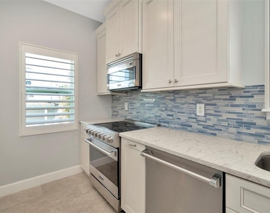 3213 Marcellus Circle - Photo Thumbnail 12