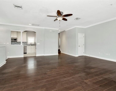 3213 Marcellus Circle - Photo Thumbnail 8