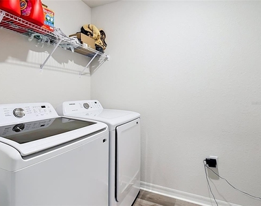 371 Crossings Avenue - Photo Thumbnail 2