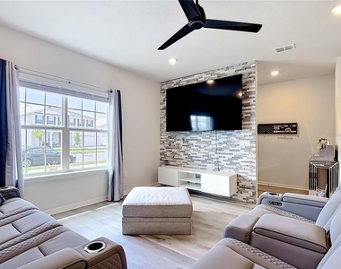 371 Crossings Avenue - Photo Thumbnail 14