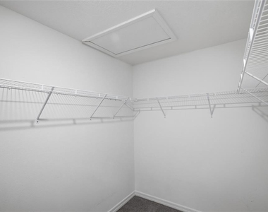 724 Royal Empress Drive - Photo Thumbnail 17