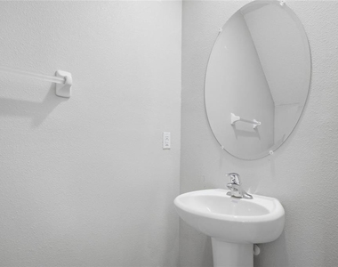 724 Royal Empress Drive - Photo Thumbnail 26