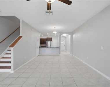724 Royal Empress Drive - Photo Thumbnail 8