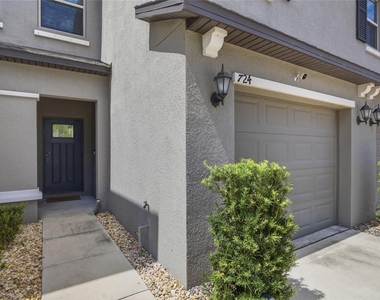 724 Royal Empress Drive - Photo Thumbnail 3