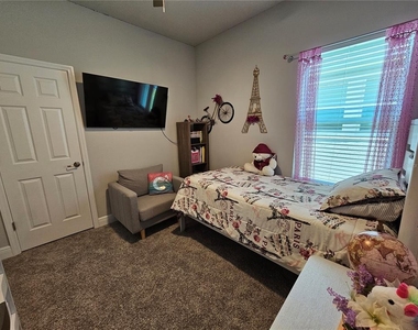 5633 Del Coronado Drive - Photo Thumbnail 10