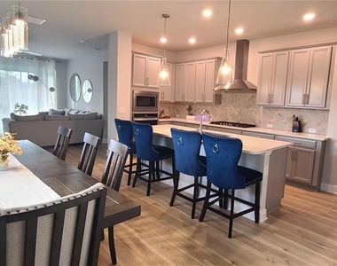 5633 Del Coronado Drive - Photo Thumbnail 9