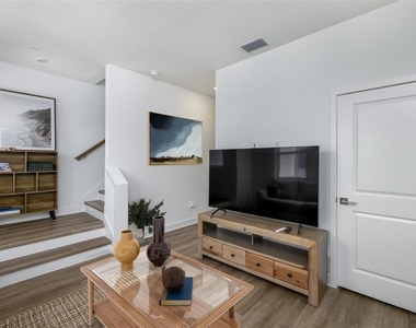 317 15th Street N - Photo Thumbnail 15
