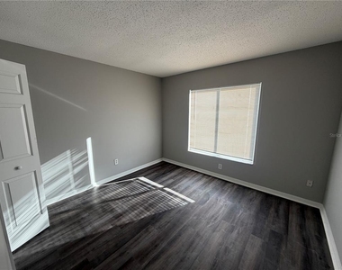 11701 Brenford Crest Drive - Photo Thumbnail 5