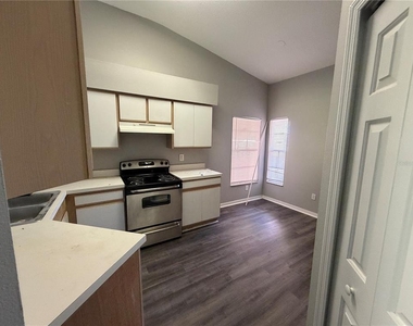11701 Brenford Crest Drive - Photo Thumbnail 12