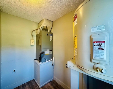 12909 Litewood Drive - Photo Thumbnail 10
