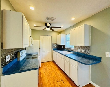 12909 Litewood Drive - Photo Thumbnail 3