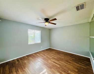 12909 Litewood Drive - Photo Thumbnail 6
