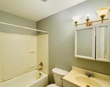 12909 Litewood Drive - Photo Thumbnail 8