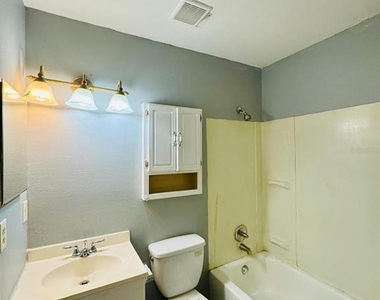 12909 Litewood Drive - Photo Thumbnail 9