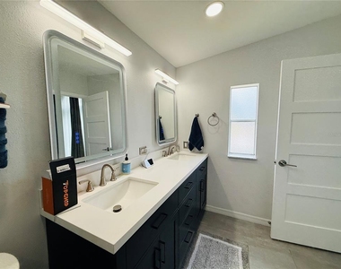 4851 W Gandy Boulevard - Photo Thumbnail 18
