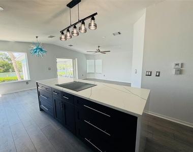 4851 W Gandy Boulevard - Photo Thumbnail 14