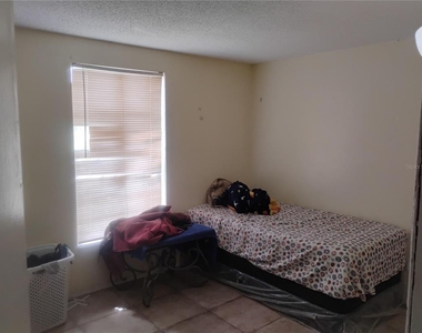 1011 57th Avenue Terrace E - Photo Thumbnail 24