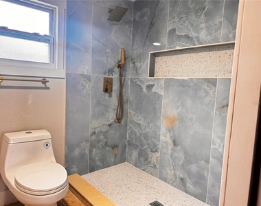 3205 E Shadowlawn Avenue - Photo Thumbnail 21