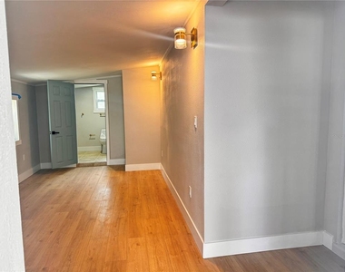 3205 E Shadowlawn Avenue - Photo Thumbnail 22
