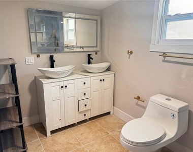 3205 E Shadowlawn Avenue - Photo Thumbnail 19