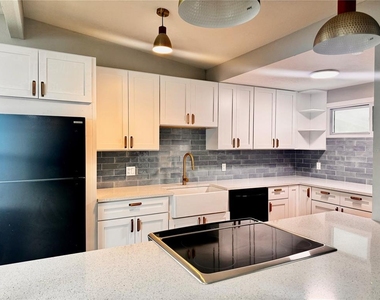 3205 E Shadowlawn Avenue - Photo Thumbnail 4