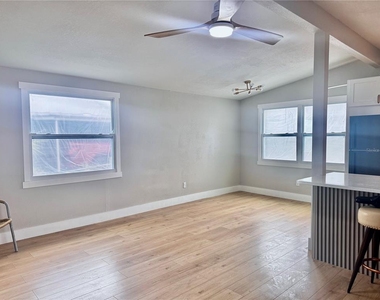 3205 E Shadowlawn Avenue - Photo Thumbnail 5