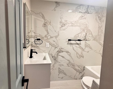 3205 E Shadowlawn Avenue - Photo Thumbnail 9